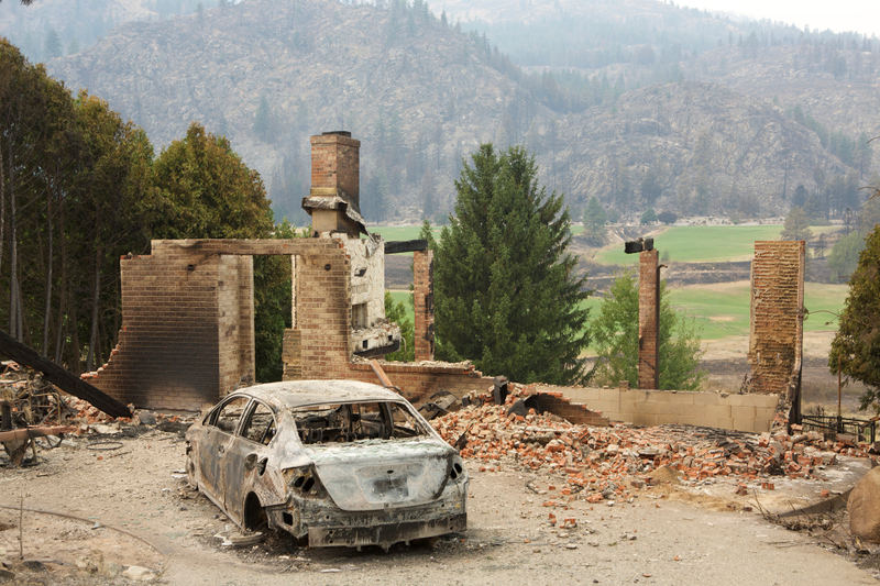 Illustration for article titled Aftermath Of Washington Wildfires Has Made An Eerie Car Graveyard